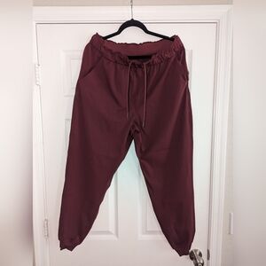 Lululemon Size 14 Rust colored joggers